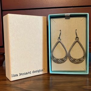 Lisa Leonard Bud and Blossom drop earrings (pewter)